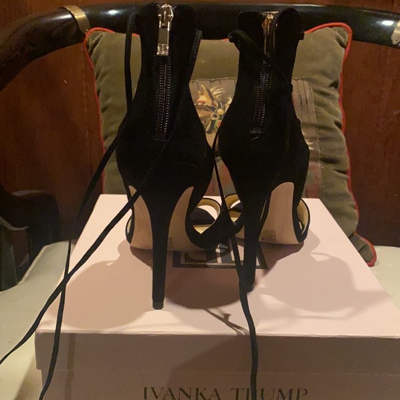 8.5 M Ivan’s Trump sexy tie up - Picture 2 of 4